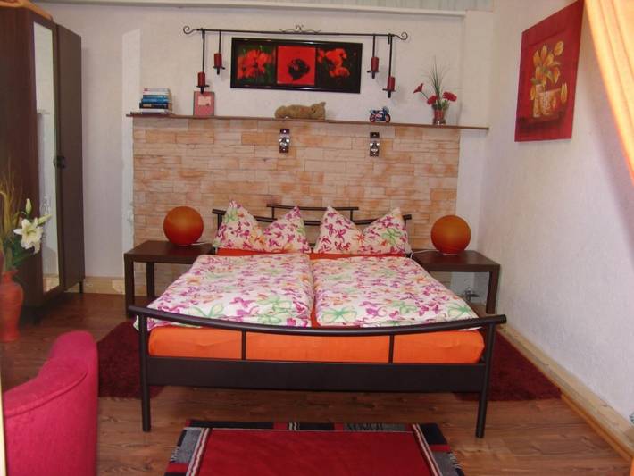 Bungalow für 2 Personen, mit Terrasse und Garten