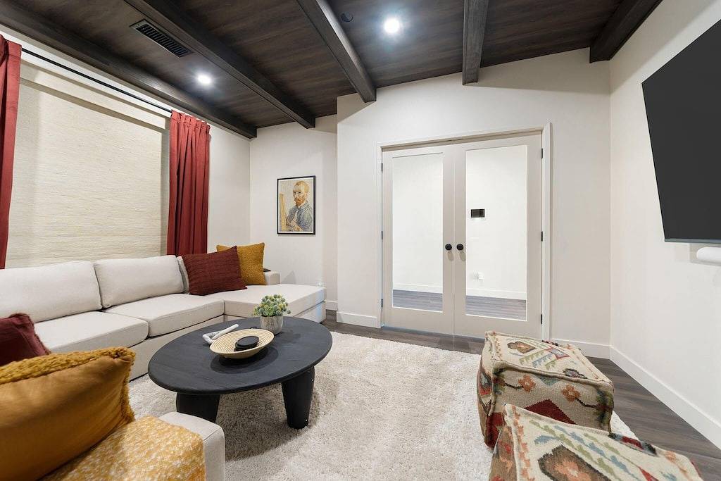 Park Cadiz - Professionally designed home close to festivals, tennis, and golf in Coachella, Coachella Valley