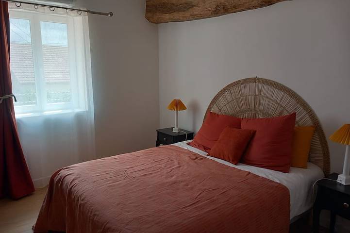 Location de vacances pour 8 personnes, avec jardin dans Champs - 2