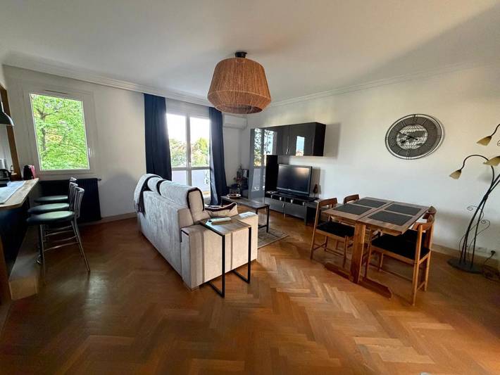 Gîte pour 4 personnes, avec terrasse à Bron - 4