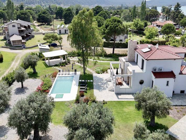 Villa für 14 Personen, mit Balkon/Terrasse und Garten sowie Ausblick in Chalkidiki - 2