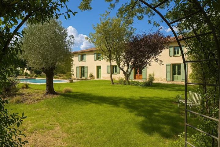Location de vacances pour 36 personnes, avec Jacuzzi et Terrasse ainsi que Jardin et Piscine à Mazères