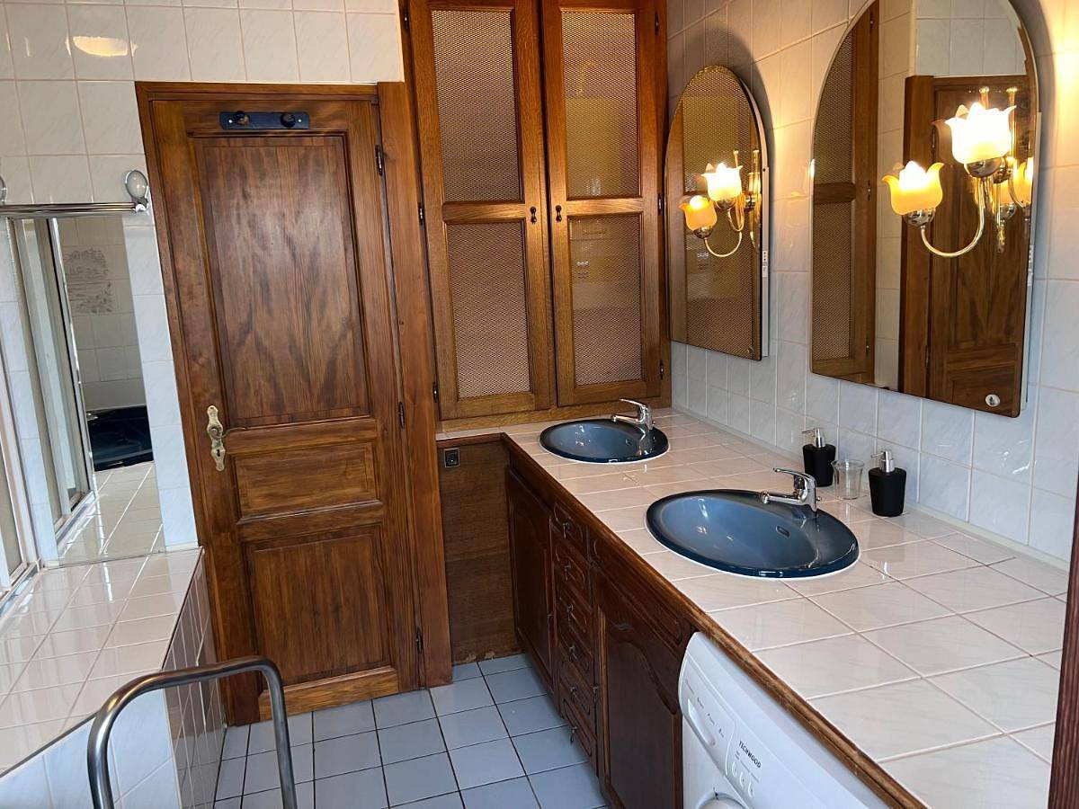 Appartement entier, Two-Bedroom Apartment in Saint-Louis, Région de Mulhouse