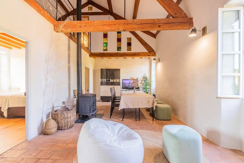 Retraite bucolique au coeur d'un château provençal in Roquemaure, Région de Nîmes