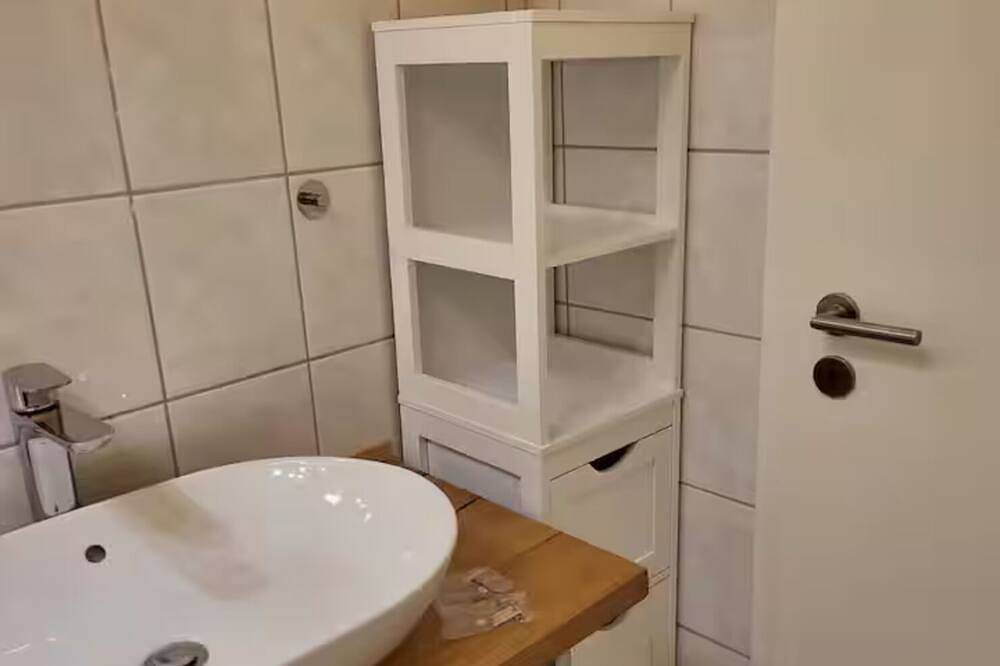 Ganze Wohnung, Ferienwohnung 2 am kleinen Hafen Wassergrundstück in Borgwedel, Schleswig & Umgebung