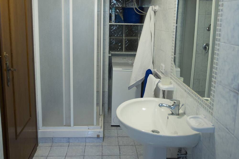 Apartamento entero, Apartamento en el verde, relajarse, a 50 metros del mar cerca del Golfo Gaeta. in Marina di Minturno, Provincia de Latina