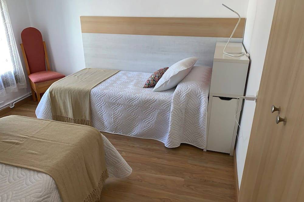 Entire apartment, Spacious and bright apartment on the Costa Brava, landscape of the painter S. Dalí in Castelló d'Empúries, Upper Empordà