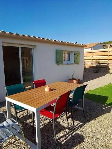 Location de vacances pour 4 personnes, avec jardin et piscine à Saint-Antonin-du-Var