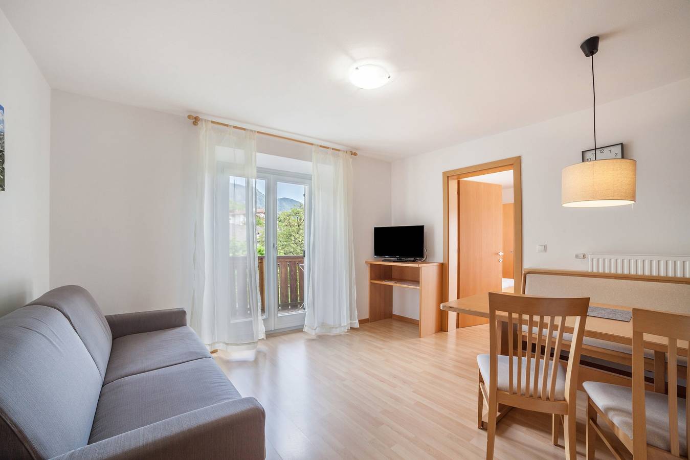 Appartement entier, Appartement "Mosttragerhof 1" avec vue sur les montagnes, piscine partagée et Wi-Fi in San Giorgio (Scena), Scena
