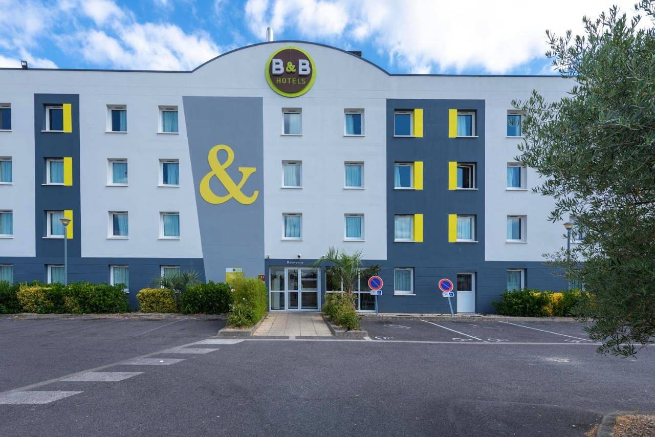 Twin Room in Creil, Oise