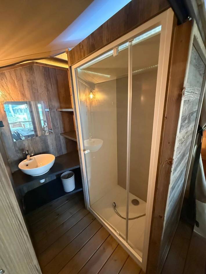 Tente pour 5 personnes, avec bassin pour enfant en Vendée - 4