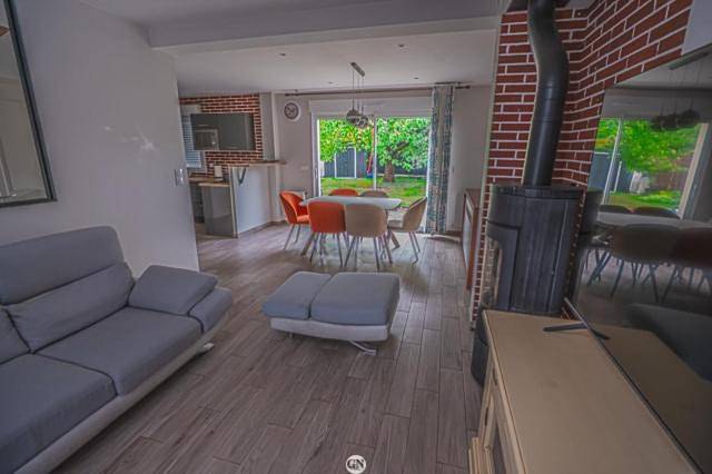 Location Cosy Paris - villa Emeraude in Sainte-Geneviève-des-Bois, Essonne