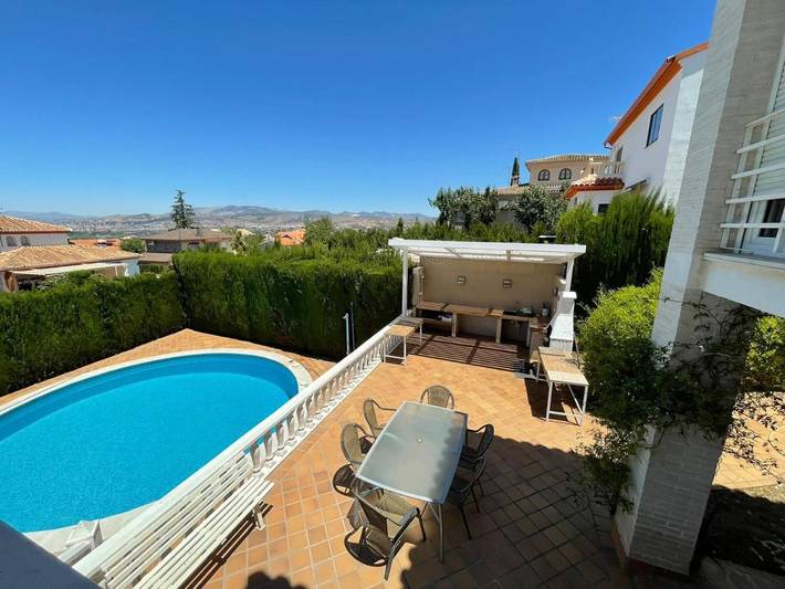 Casa rural para 18 personas, con jardín además de piscina y vistas en La Zubia - 3