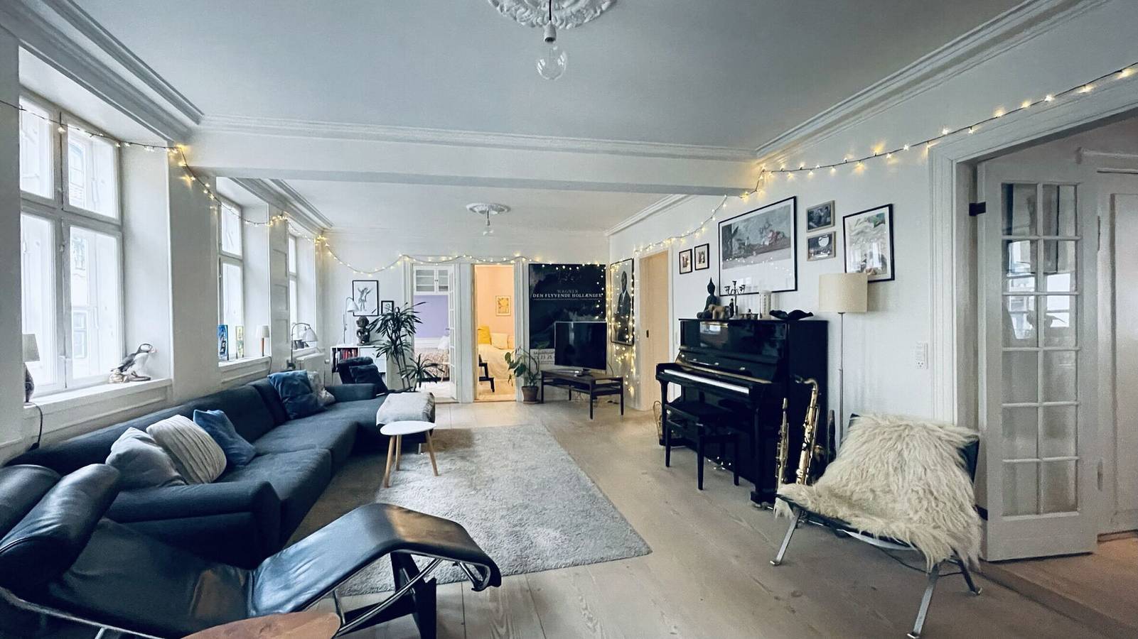 Entire apartment, Fiolstræde - Family House On The Pedestrian Street - 6 Adults - 4 Bedrooms - Center in Copenhagen City, Copenhagen