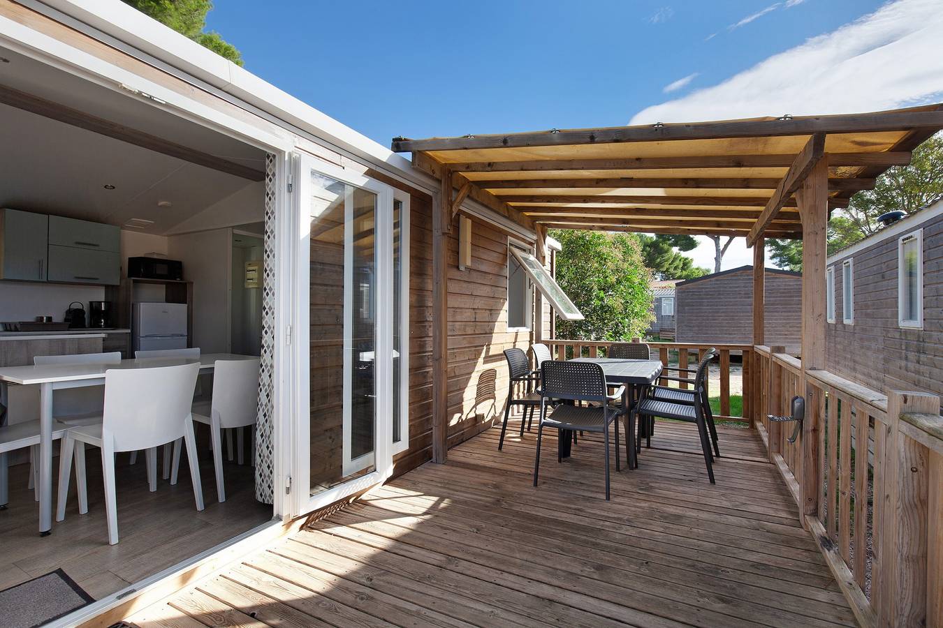Charming Mobile Home for 6 with Terrace in Carry-le-Rouet in Carry-le-Rouet, Mediterranean Coast (France)