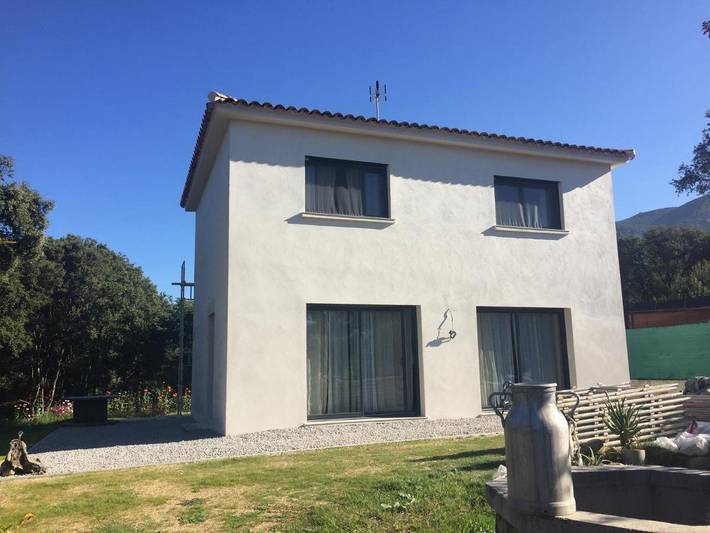 Location de vacances pour 4 personnes, avec vue ainsi que jardin et piscine à Cuttoli-Corticchiato - 2