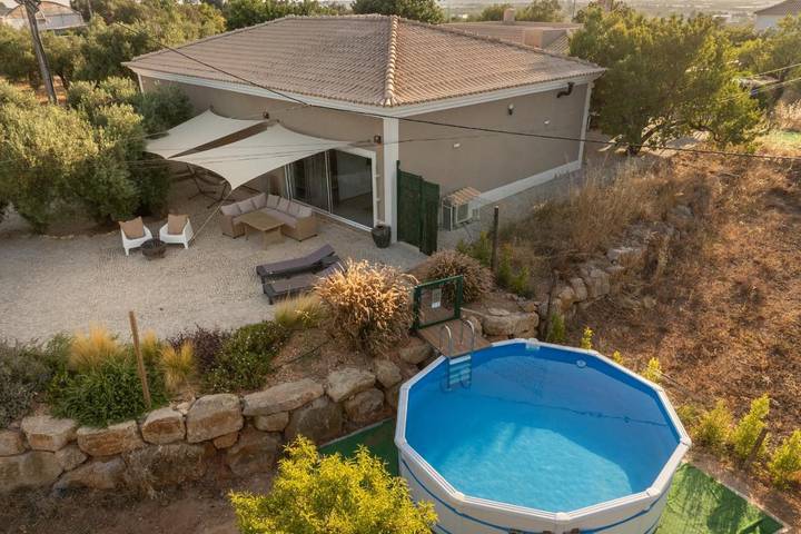 Casa de férias para 4 pessoas, com Varanda e Terraço e ainda Jardim and Piscina em Conceição