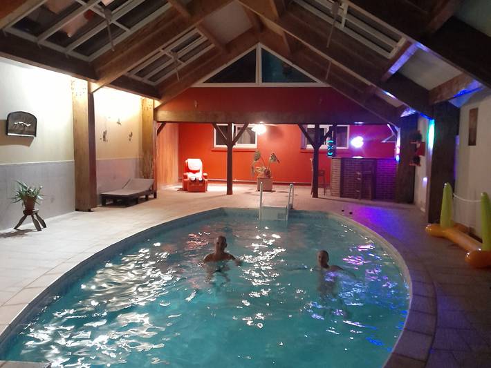Gîte pour 12 personnes, avec jardin, animaux acceptés dans Niherne