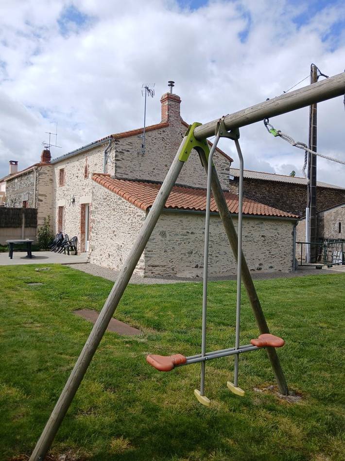 Gîte pour 4 personnes, avec terrasse et jardin