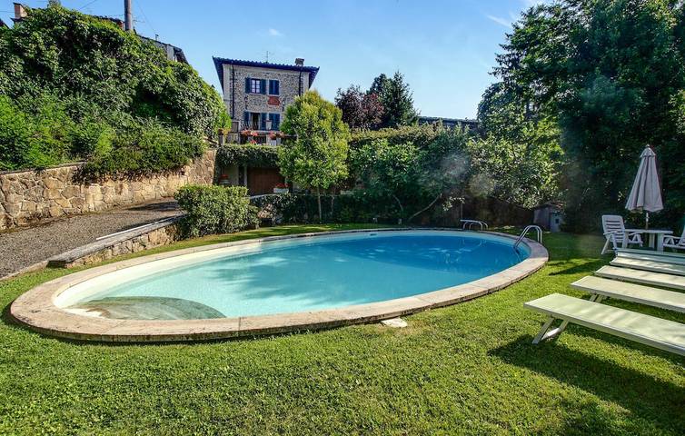 Ferienhaus für 10 Personen, mit Terrasse und Garten, mit Haustier