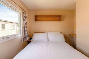 Static Caravan for 6 People in Clacton-on-Sea, Essex, Photo 1
