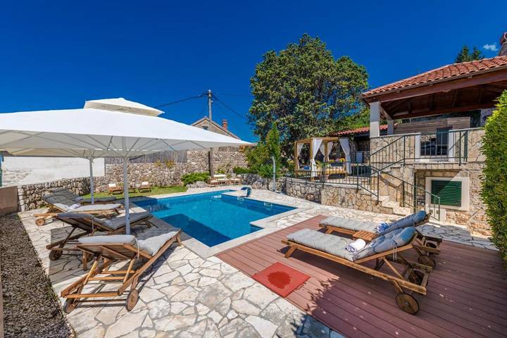 Villa pour 6 personnes, avec piscine ainsi que vue et jardin à Mlini - 2
