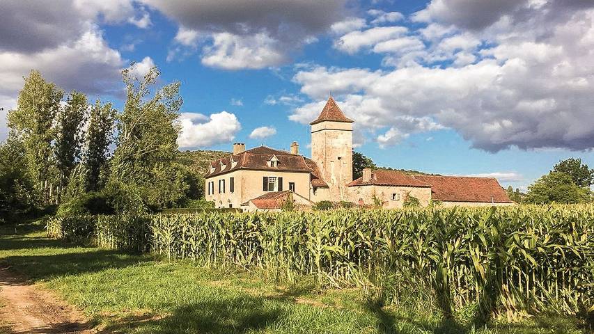 Location de vacances pour 17 personnes, avec jardin, animaux acceptés dans Parc Naturel Régional des Causses du Quercy