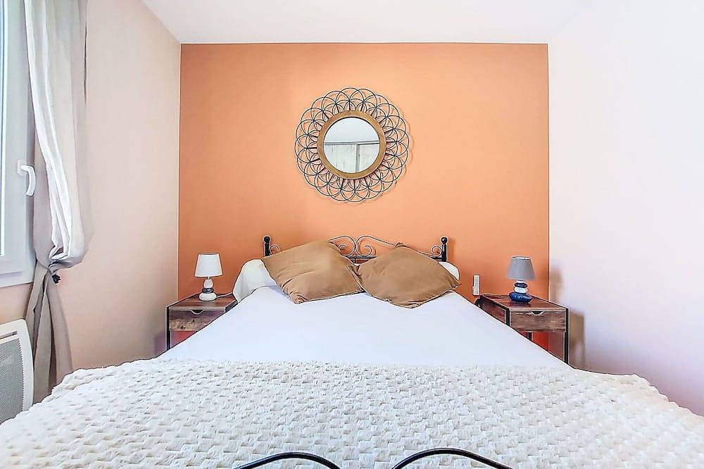 Preciosa casa de vacaciones privada para 4 personas con A/C, Tv, terraza y aparcamiento in Lesparre-Médoc, Parque natural regional del Médoc