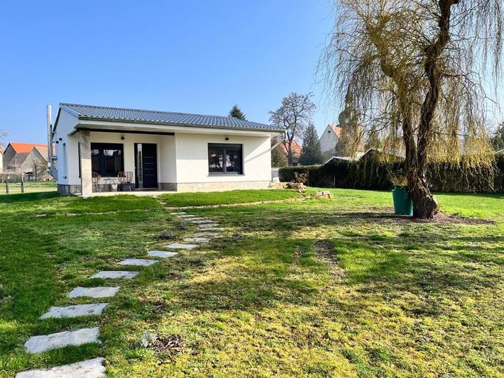 Ferienwohnung für 4 Personen, mit Terrasse und Garten sowie Ausblick in Artern