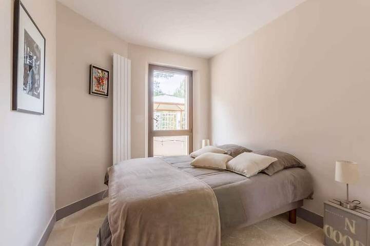 Location de vacances pour 14 personnes, avec Jacuzzi et Jardin à Rognes - 3