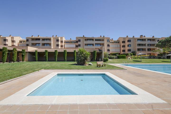 Apartamento entero, Apartamento en primera línea de mar. in Pals, Costa Brava