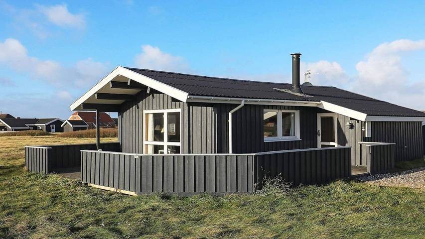 Ferieudlejning for 9 personer, med terrasse i Harboøre
