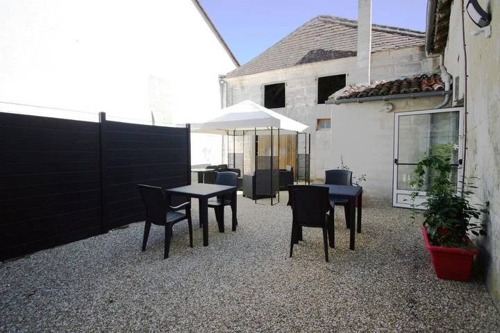 Location de vacances pour 2 personnes, avec jardin et terrasse, animaux acceptés dans La Tour-Blanche-Cercles - 2