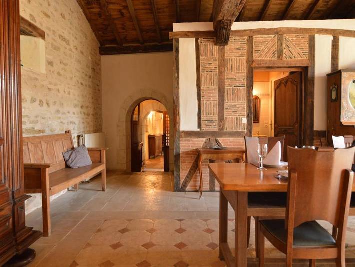 Location de vacances pour 10 personnes, avec jardin et piscine à Thurageau