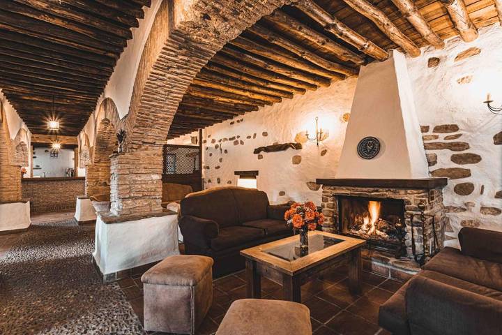 Hotel para 3 personas, con jardín además de vistas y piscina, Se admiten mascotas en Montecorto - 3