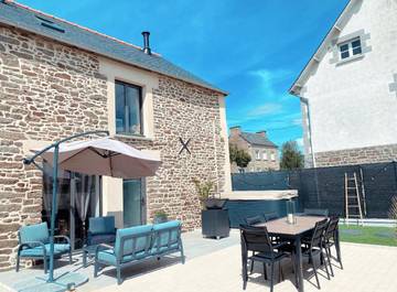 Location de vacances pour 4 personnes, avec jacuzzi ainsi que terrasse et sauna, animaux acceptés à Saint-Hélen