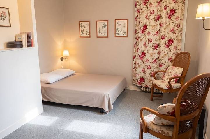 Location de vacances pour 15 personnes, avec Terrasse et Jardin à Carrouges - 2