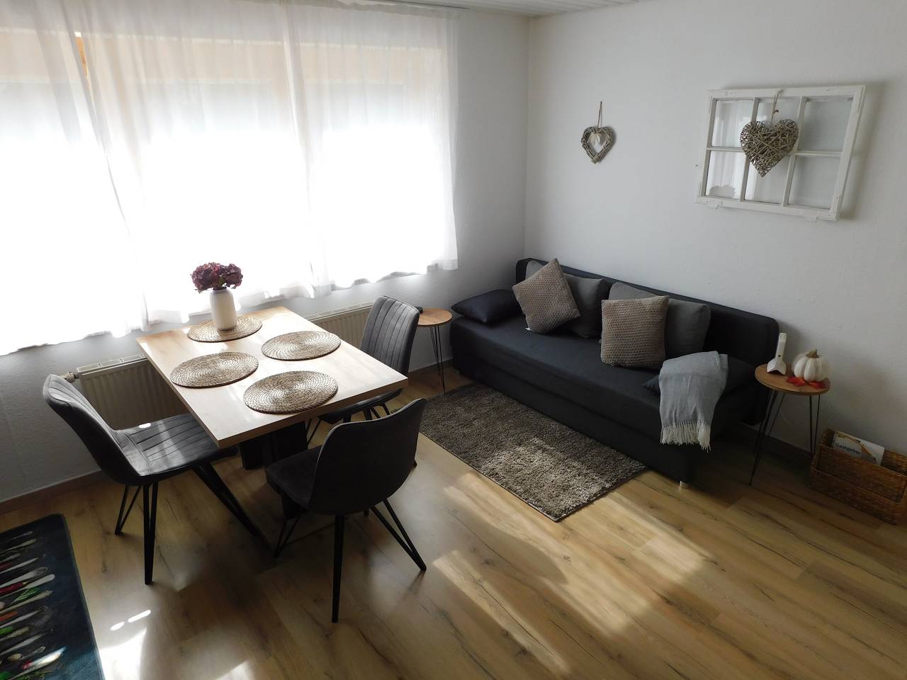 Ganze Ferienwohnung, Ferienwohnung Am Kirchberg - Ferienwohnung 55qm, 1 Schlafzimmer, max. 2 Personen in Sonnenbühl, Albsteig Etappe 11