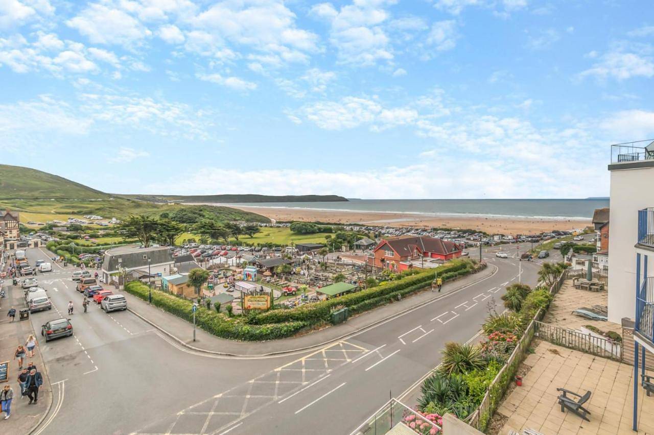 Entire apartment, Three-Bedroom Apartment in Woolacombe, Devon