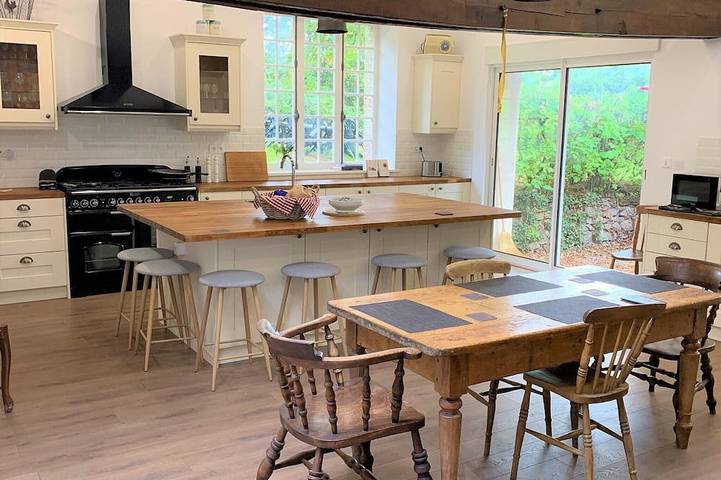 Gîte pour 12 personnes, avec jardin et jacuzzi à Dompierre-les-Églises - 2