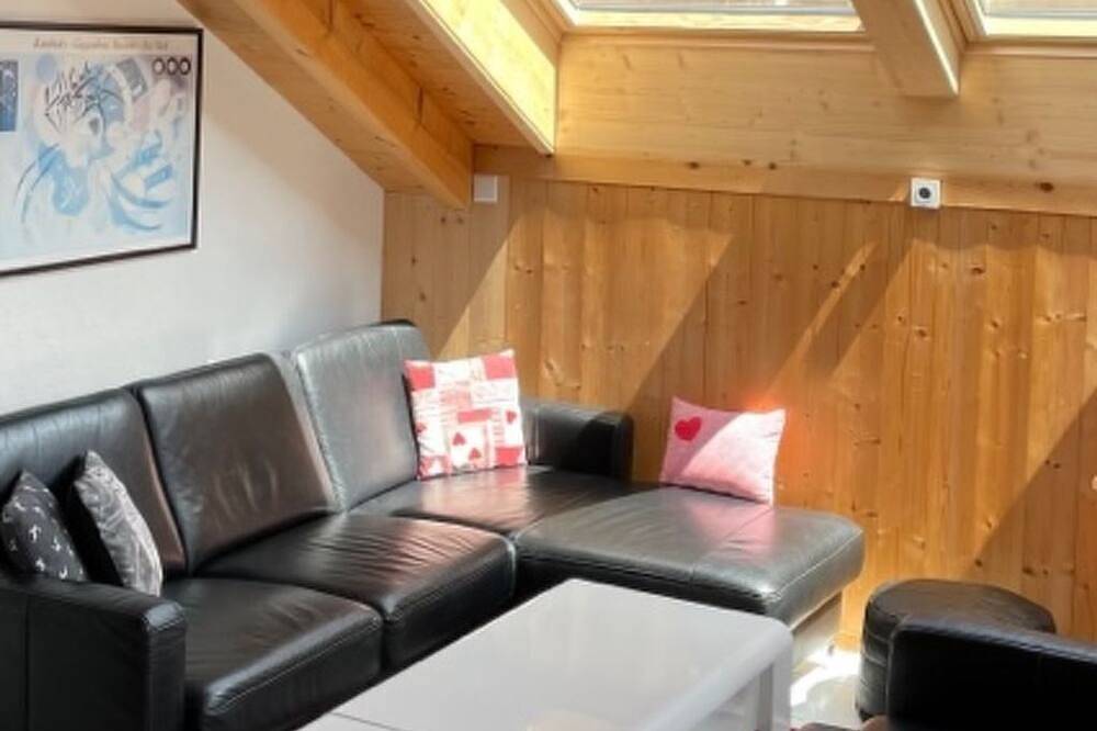 Ganze Wohnung, Chasa Cumulus/Dg Ferienwohnung Sainas 139 A, (Ftan). in Ftan, Unterengadin