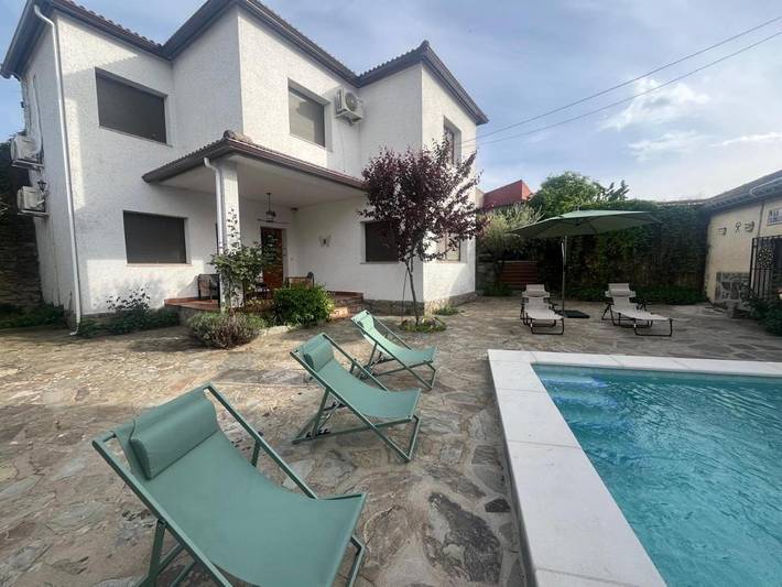 Casa de vacaciones para 10 personas, con jardín además de piscina y vistas - 1