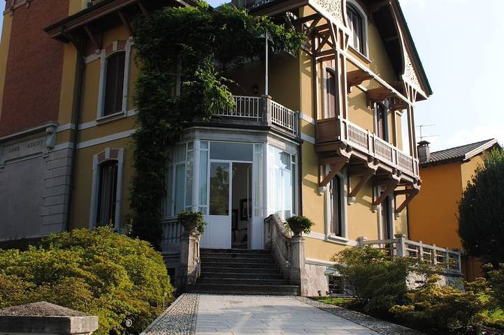 Ferienhaus für 20 Personen, mit Garten und Balkon in Porto Valtravaglia