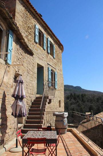 Gîte pour 4 personnes, avec terrasse à Saint-Privat