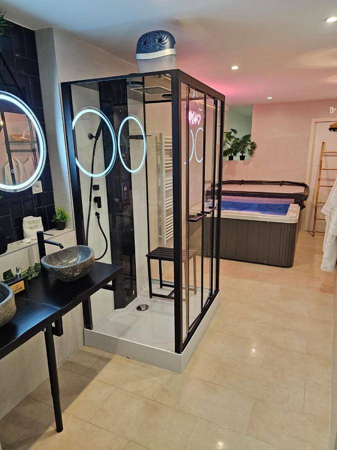 Appartement entier, One-Bedroom Apartment in Clermont-l'Hérault, Région de Lodève