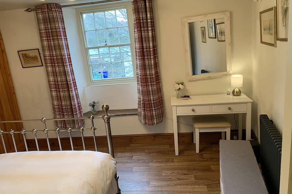 Listed Cottage for 2+Rain Shower+Free Parking+Dog Friendly+Near Kingsbridge Quay in Kingsbridge, South Devon