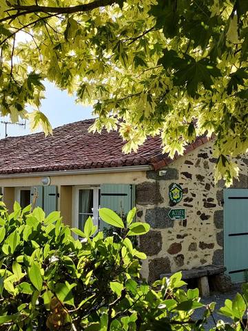 Gîte pour 6 personnes, avec terrasse et jardin à Pouzauges