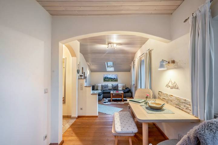 Ferienwohnung für 2 Personen, mit Balkon und Garten in Wackersberg - 2