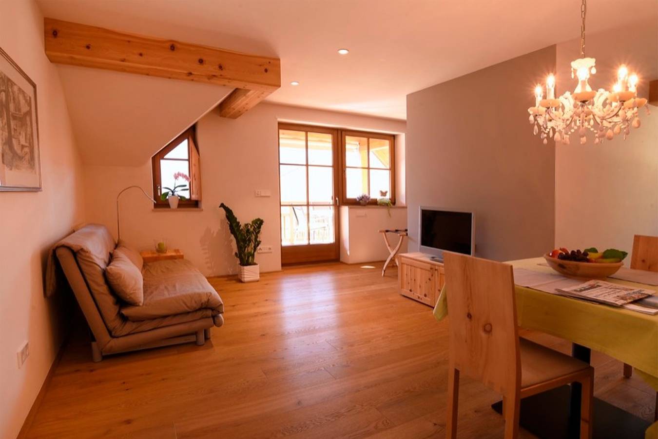 Ganze Wohnung, Ferienwohnung "Rosengartnerhof Gantkofel" mit Bergblick, Gemeinschaftspool und Wlan in Oberkreuth, Terlan