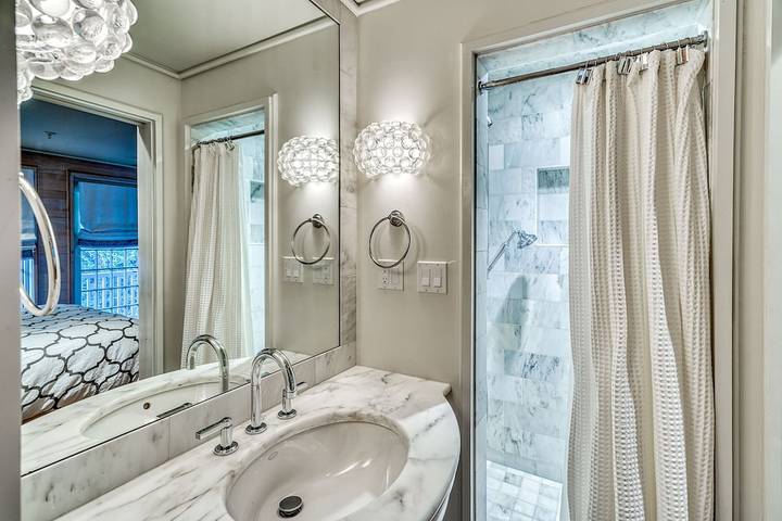 Vacation rental for 5 people, with balcony and pool in Rosemary Beach